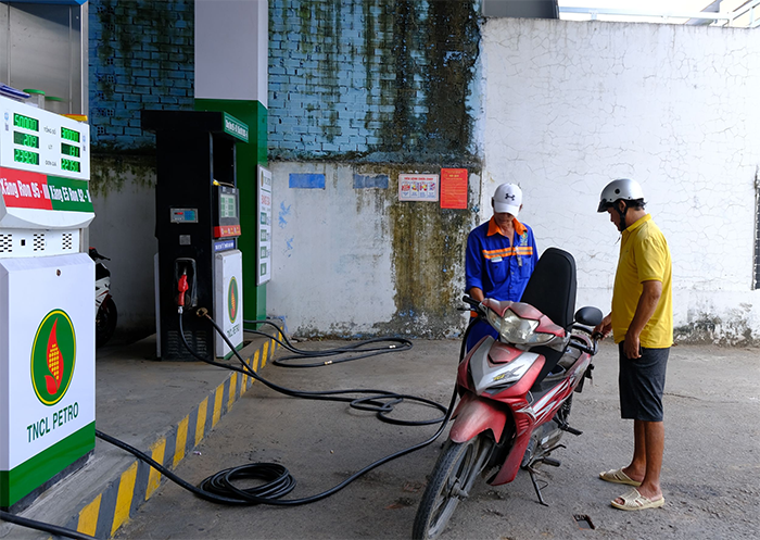 Bán hàng xăng dầu - Mức lương bán hàng xăng dầu và các khoản thu nhập đi kèm Bán hàng xăng dầu - Mức lương bán hàng xăng dầu và các khoản thu nhập đi kèm