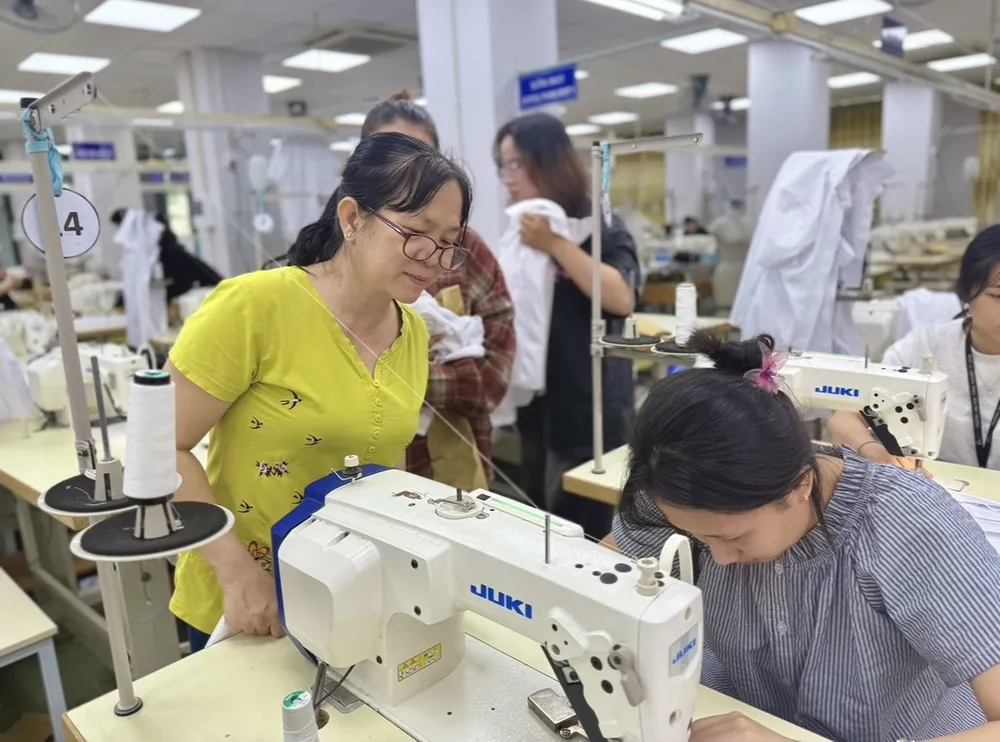 Thợ may làm việc tại quận 11 - Công việc phụ nhưng quan trọng Thợ may làm việc tại quận 11 - Công việc phụ nhưng quan trọng