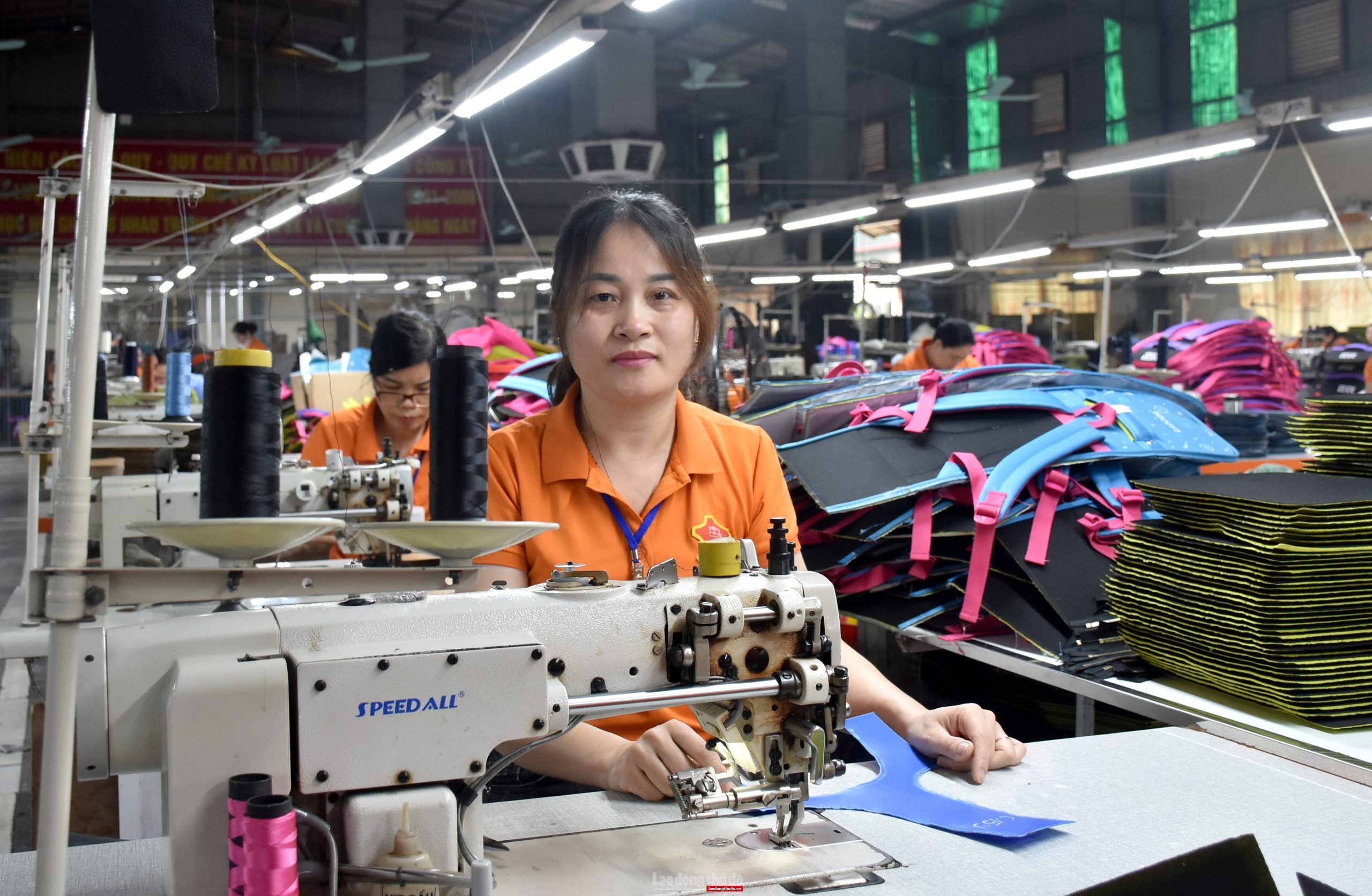 Tuyển công nhân nữ - Lý do nhu cầu tuyển dụng tăng cao Tuyển công nhân nữ - Lý do nhu cầu tuyển dụng tăng cao