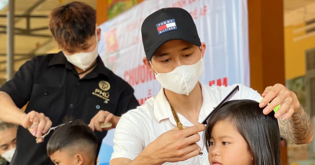 Thợ cắt tóc nam - Con đường mở tiệm hoặc lên quản lý Thợ cắt tóc nam - Con đường mở tiệm hoặc lên quản lý