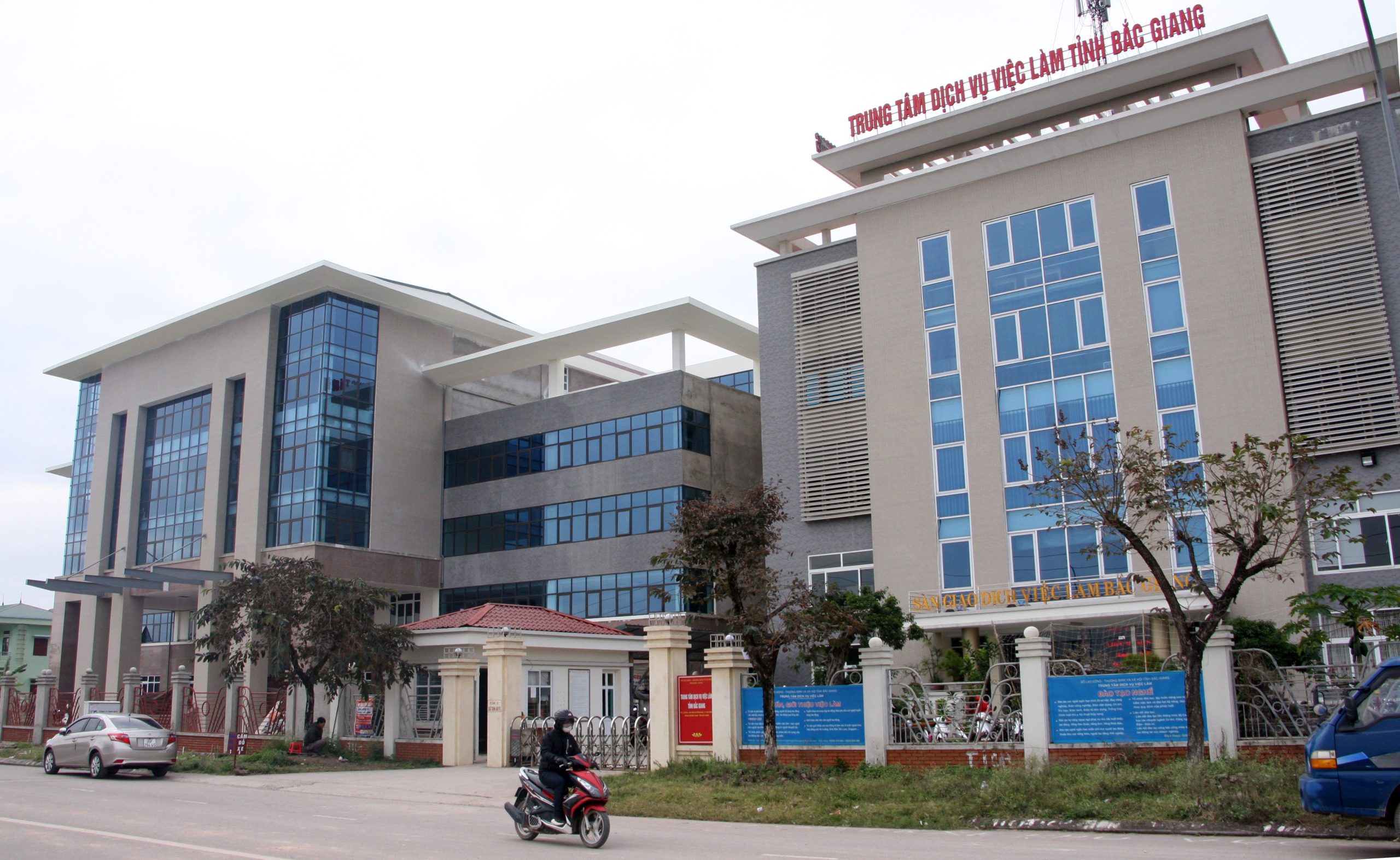 Giới thiệu việc làm Củ Chi - Người muốn ổn định lâu dài tại khu công nghiệp và cụm xưởng Giới thiệu việc làm Củ Chi - Người muốn ổn định lâu dài tại khu công nghiệp và cụm xưởng