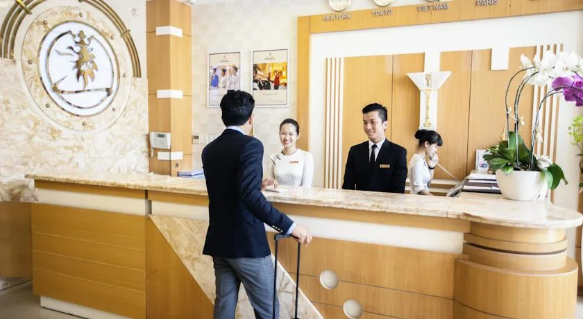 Công việc của lễ tân khách sạn: Tóm tắt vai trò, nhiệm vụ chính