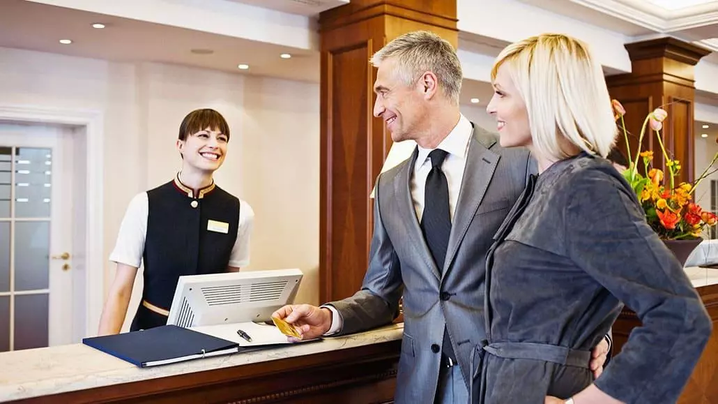 7 công việc lễ tân khách sạn cần làm trước khi đón khách