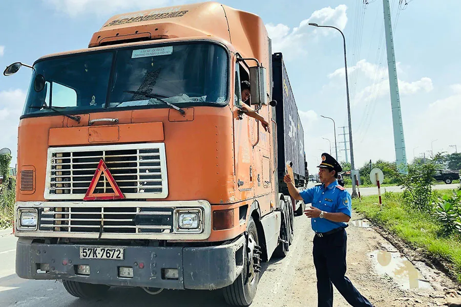 Tài xế lái xe tải quận 12 - Phụ cấp và quyền lợi thường gặp Tài xế lái xe tải quận 12 - Phụ cấp và quyền lợi thường gặp