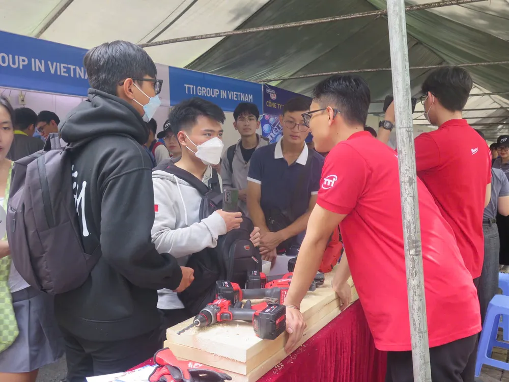 Nam nữ làm thời vụ - Bán hàng, PG/PB, phụ cửa hàng theo chiến dịch Nam nữ làm thời vụ - Bán hàng, PG/PB, phụ cửa hàng theo chiến dịch