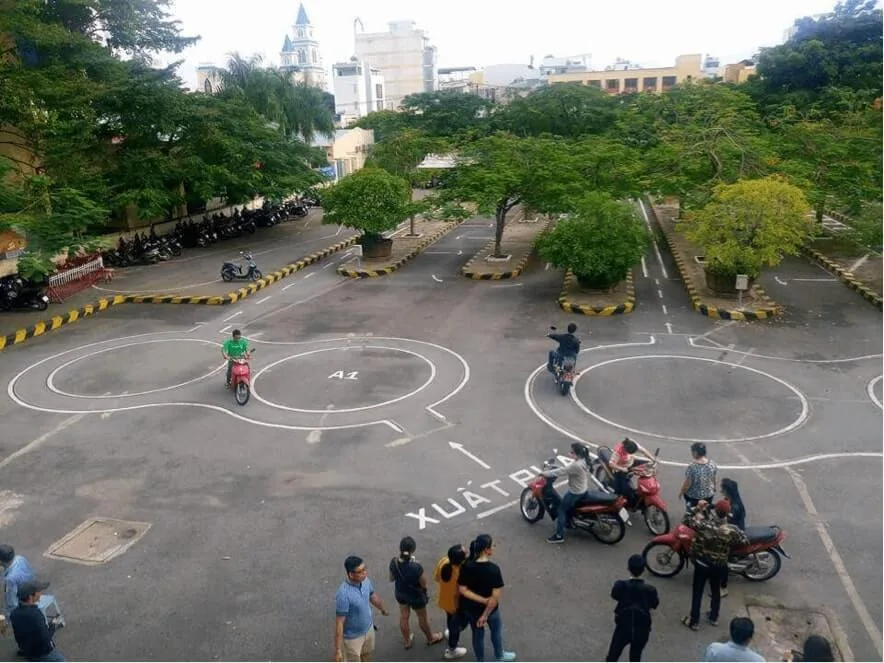 Lái xe B2 C D - Phân biệt nhanh các hạng bằng B2, C, D theo công việc Lái xe B2 C D - Phân biệt nhanh các hạng bằng B2, C, D theo công việc