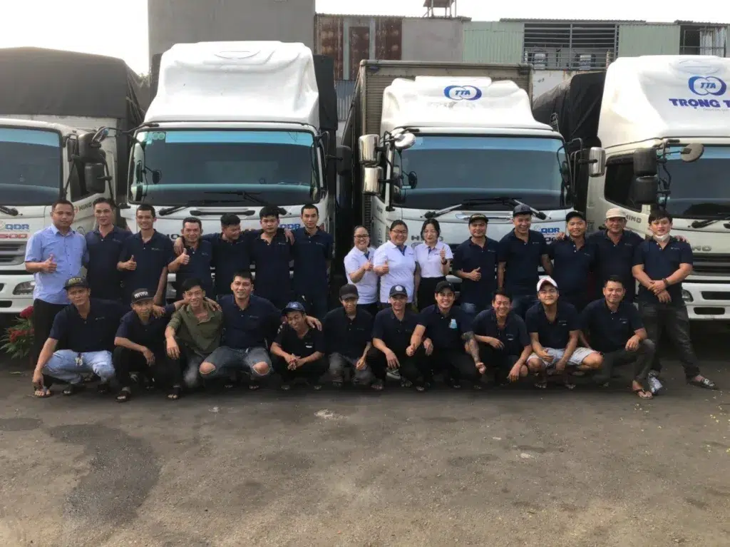 Tài xế xe container - Kỹ năng lái xe an toàn với tải trọng lớn Tài xế xe container - Kỹ năng lái xe an toàn với tải trọng lớn