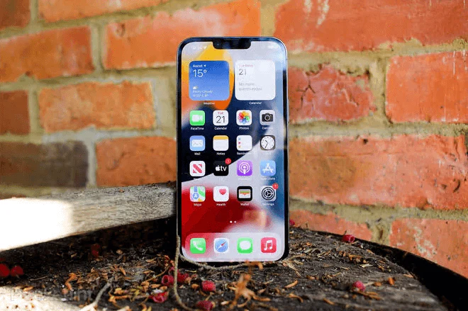 Iphone 13 - Ngoại hình gọn, dễ cầm và ít lỗi thời Iphone 13 - Ngoại hình gọn, dễ cầm và ít lỗi thời